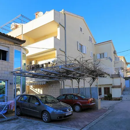 With A Parking Space - 19039 Apartment Split