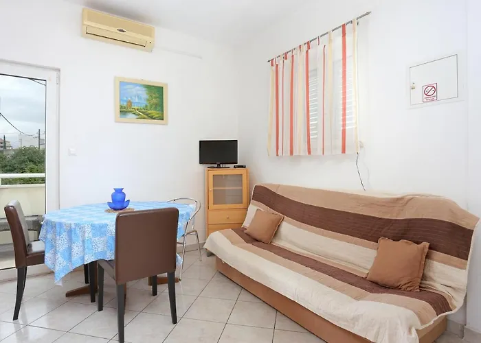 Apartament With Parking Space - 19039 Split